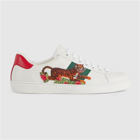 gucci shoes with tiger